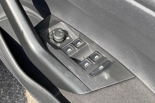 VOLKSWAGEN Polo Photo 23