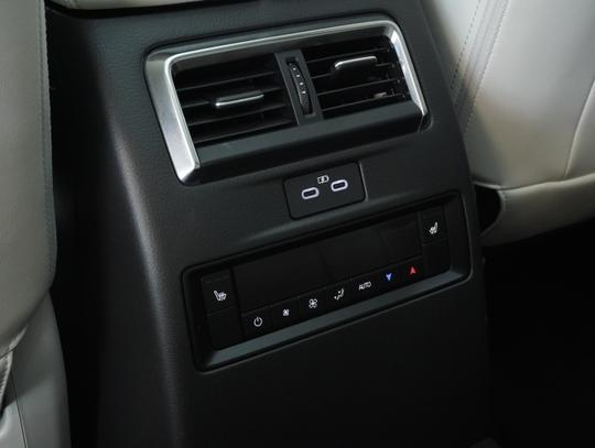 Mazda CX-80 Photo a5f2793a-51a4-4481-a1ac-91cf9a6c7d27.jpg