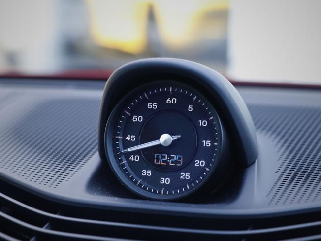 PORSCHE Taycan Photo 24