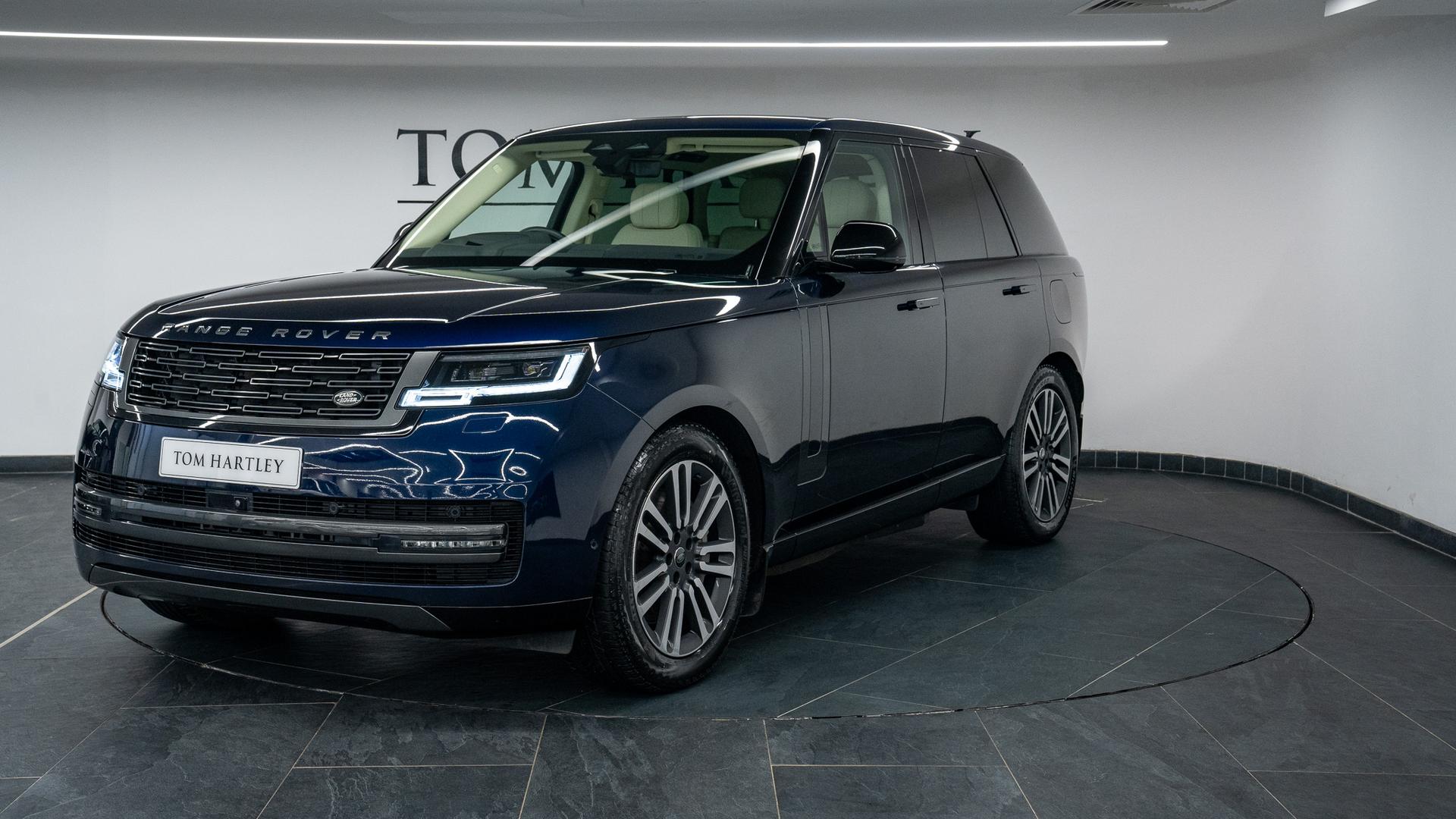 Land Rover Range Rover Photo a6257b33-9de7-4579-be7f-a7a1a07fdfc9.jpg