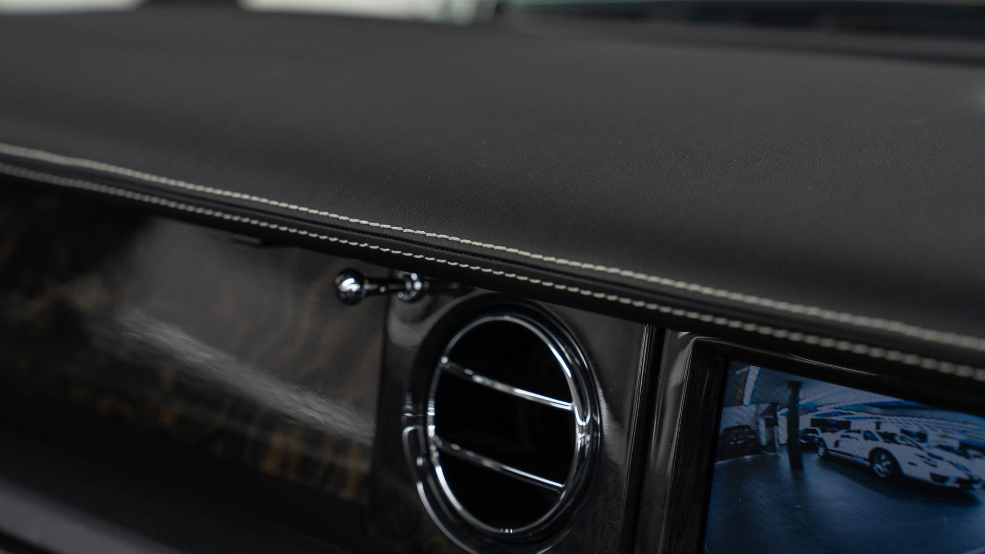 Rolls-Royce Phantom Photo a6289399-a425-45b3-9b05-66de3ae92ff0.jpg