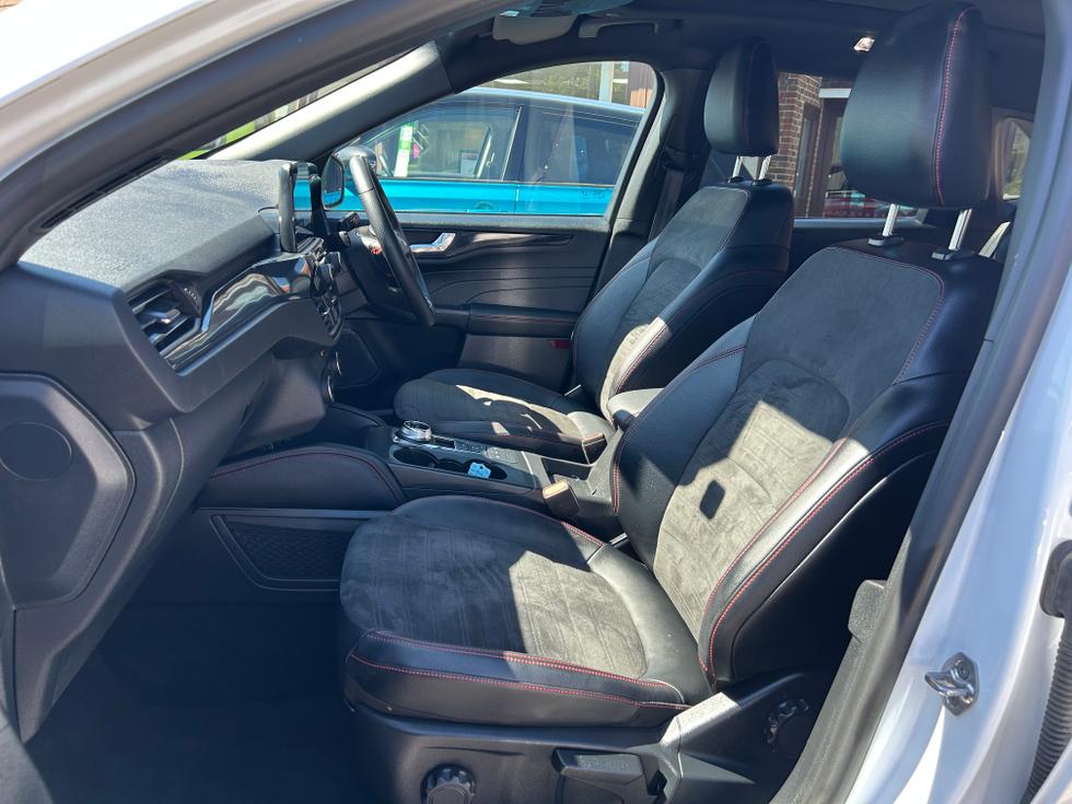 Ford Kuga Photo a62add68-ca08-488a-a47e-9f59ab70d4e9.jpeg