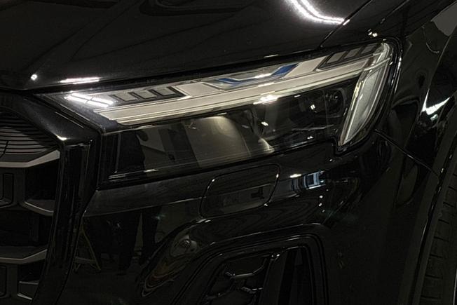 AUDI  Q7 Photo 19