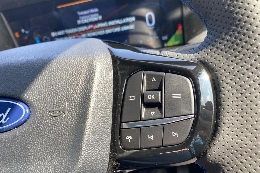 Ford TRANSIT CUSTOM Photo a65a993b-830f-4520-a45e-8684c1709e7b.jpg