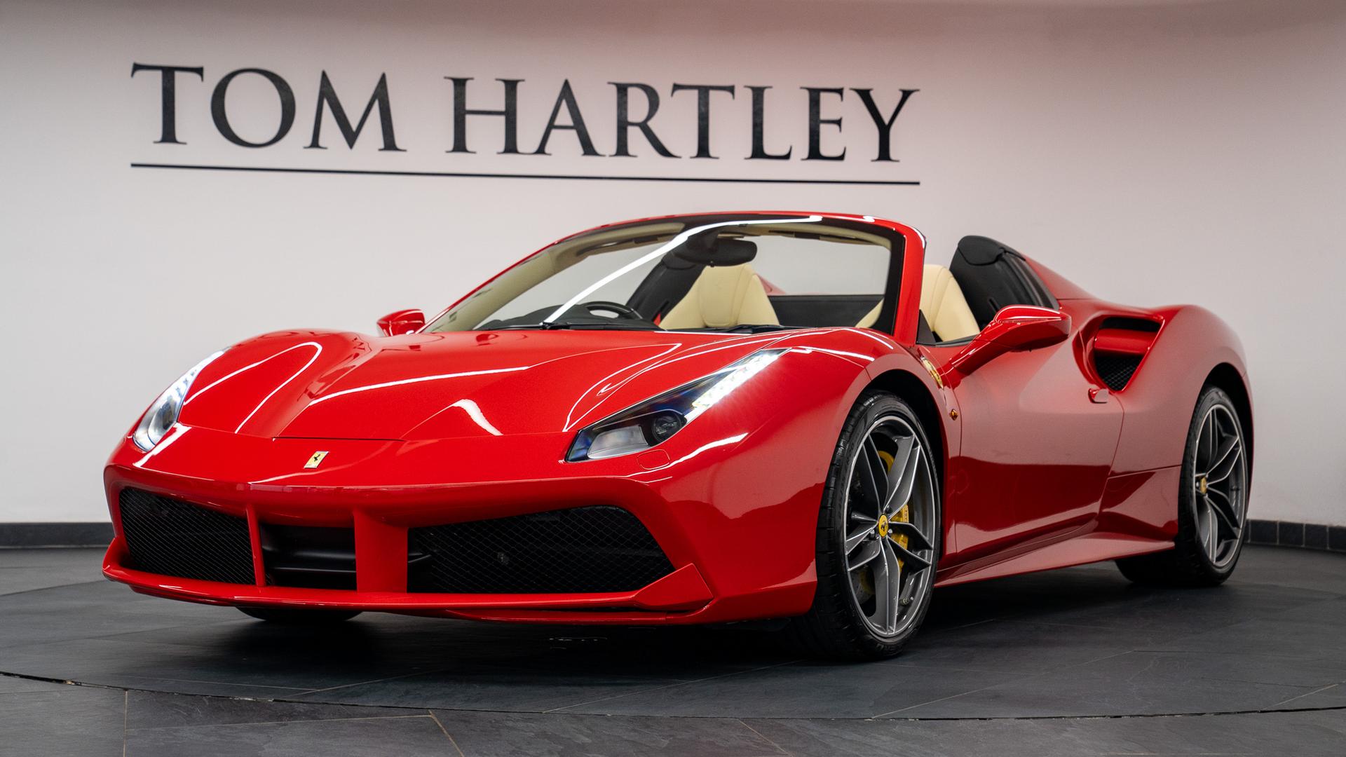 Ferrari 488 Photo a666cc2a-95d2-48c2-b966-01fb672adbfd.jpg