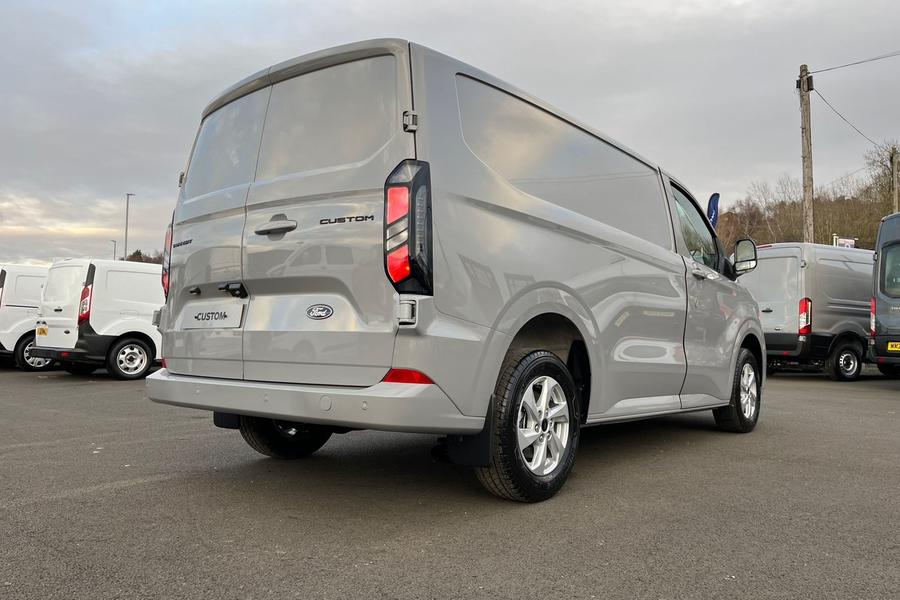Ford TRANSIT CUSTOM Photo a677b17c-c1d8-46d0-9d08-c5434a4b8da4.jpg