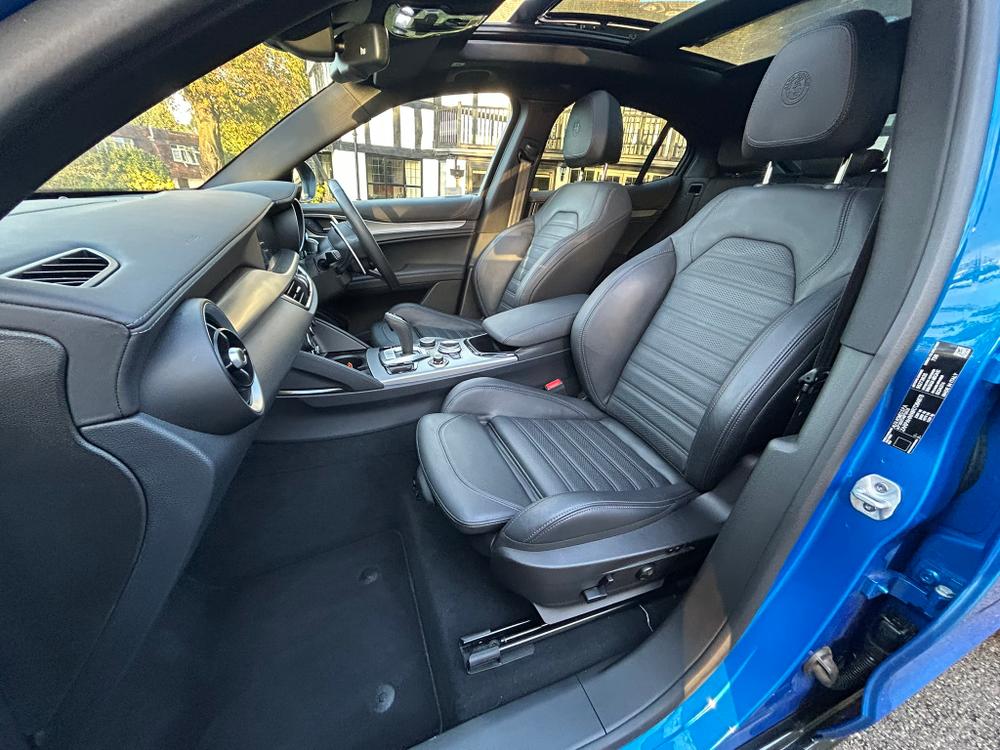 Used Alfa Romeo Stelvio EU74RFX 30