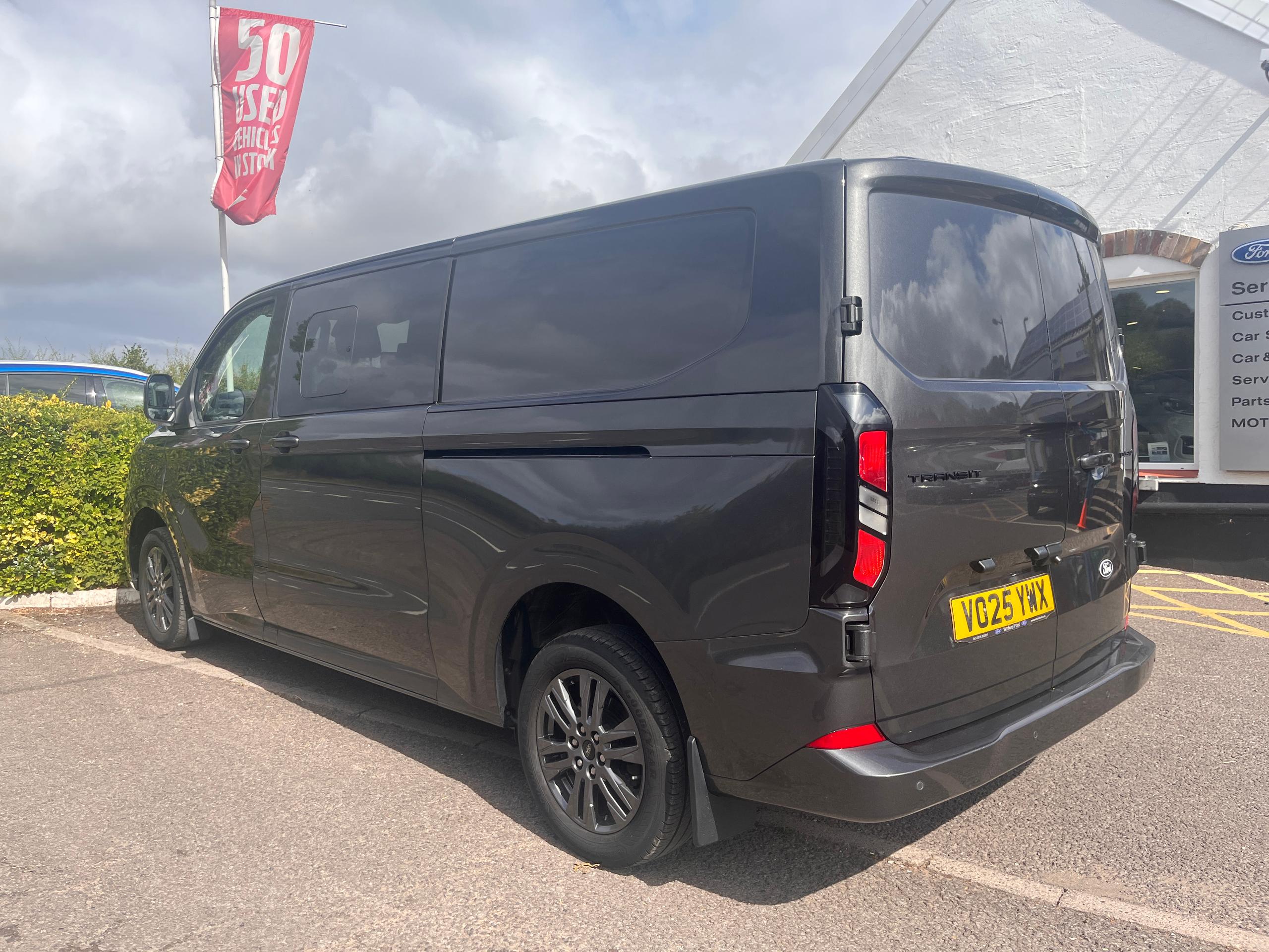 Used Ford TRANSIT CUSTOM VO25YWX 14