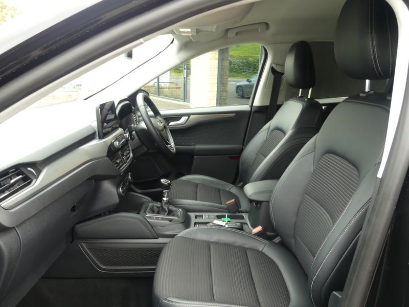 Ford Kuga Photo a6cb9ea5-b676-414e-98bc-38c472ef44cf.jpg