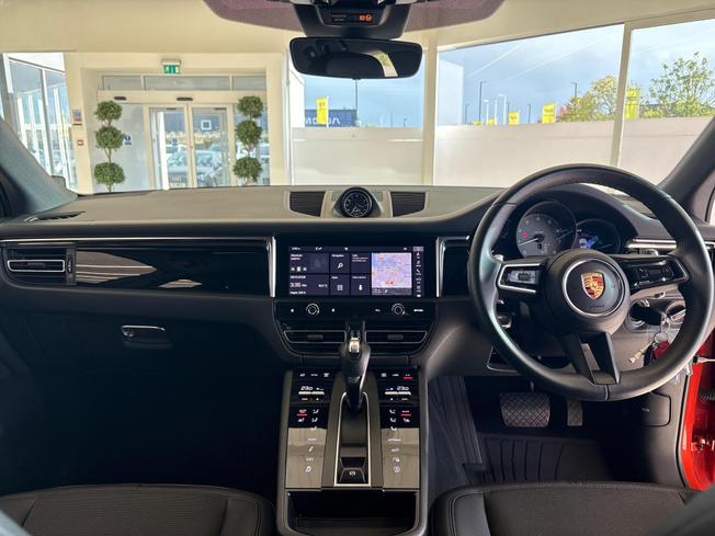 PORSCHE Macan Photo 27