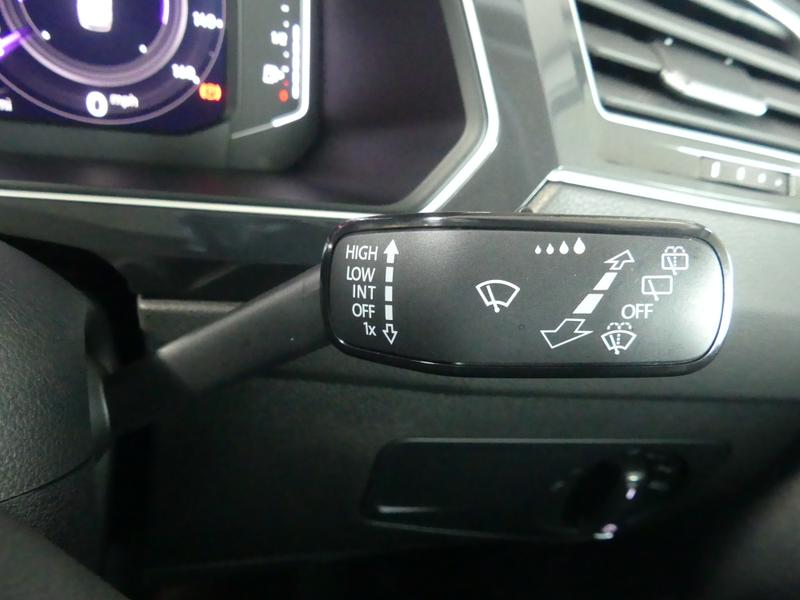 Volkswagen Tiguan Photo a6f115f2-79db-4752-bfde-7ee540aca1a7.jpg