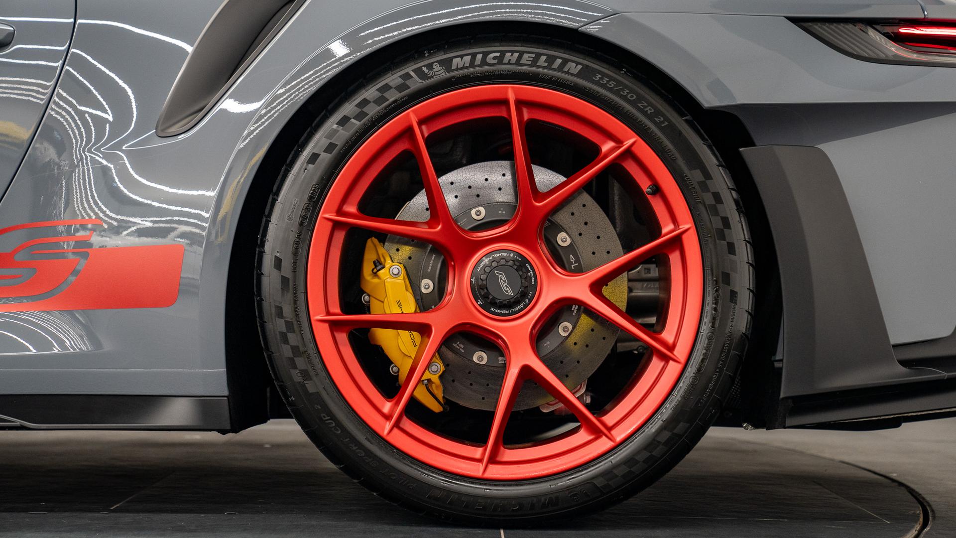 Porsche 911 Photo a6f2de33-3dcc-4286-b0ac-eb53c7f66caf.jpg