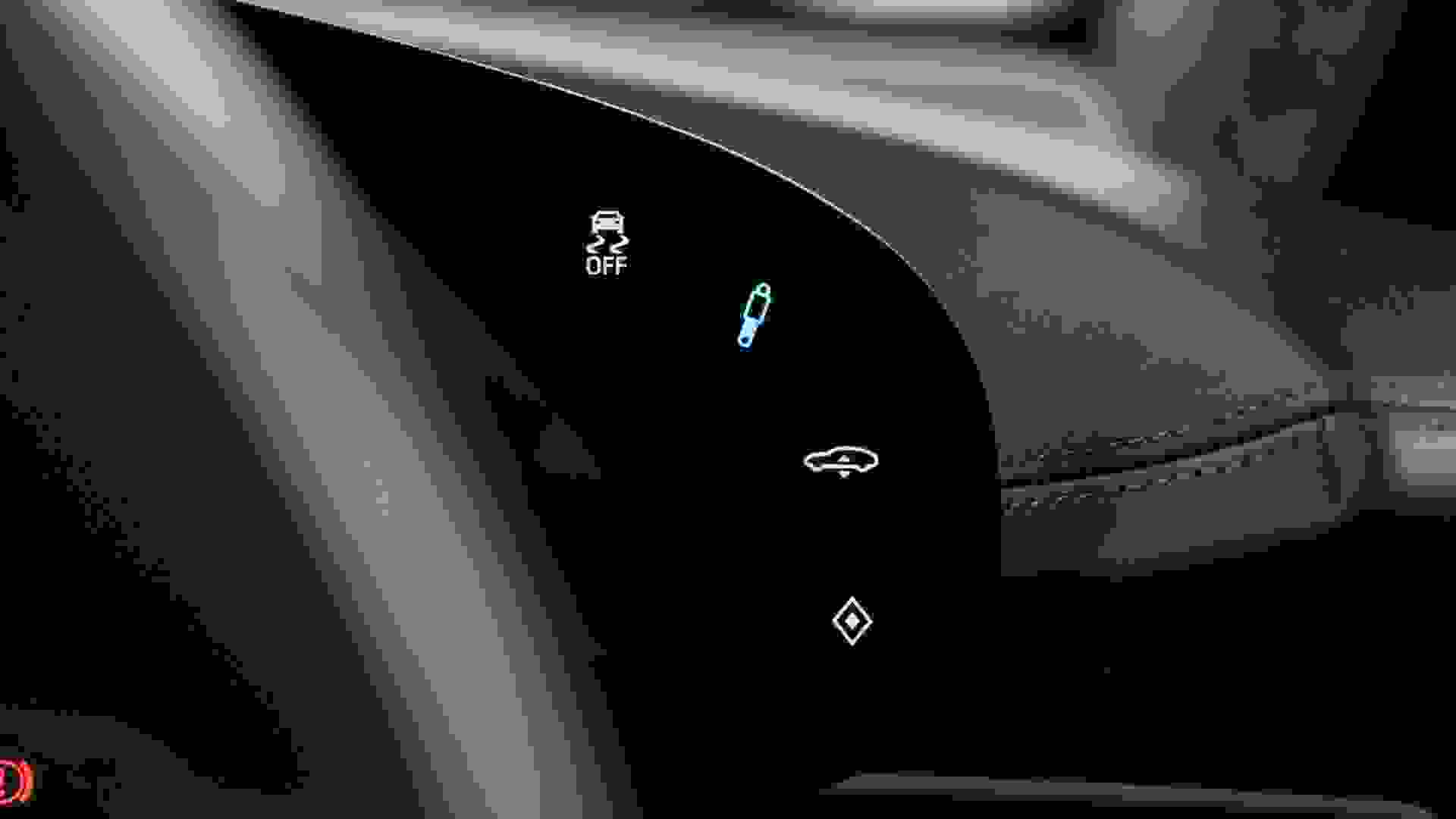 Porsche Taycan Photo a6f77dab-2e88-4f29-a475-3ea63b57ea75.jpg