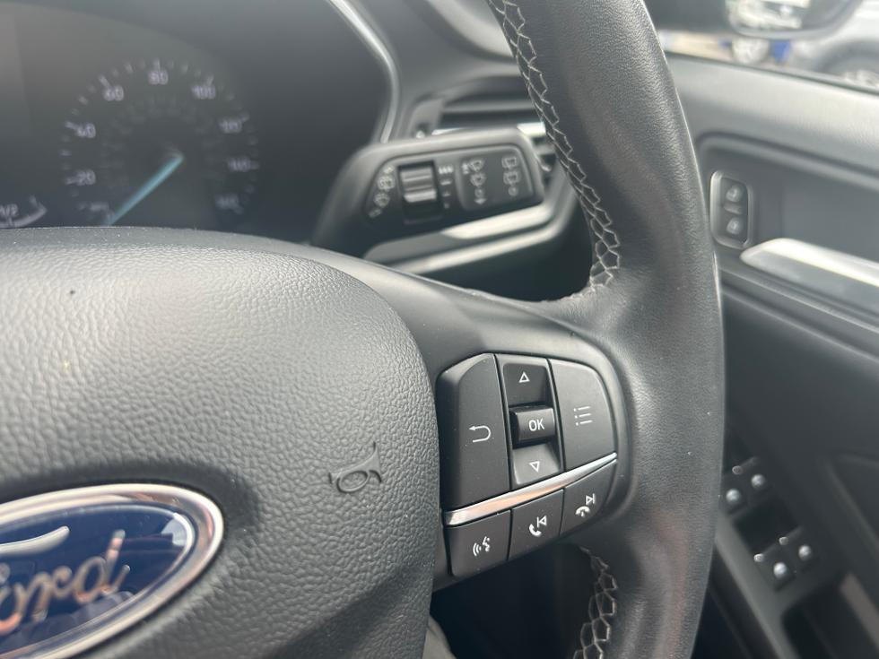 Ford Focus Photo a6fc7adc-480a-4bb1-8d81-e453ac760076.jpeg