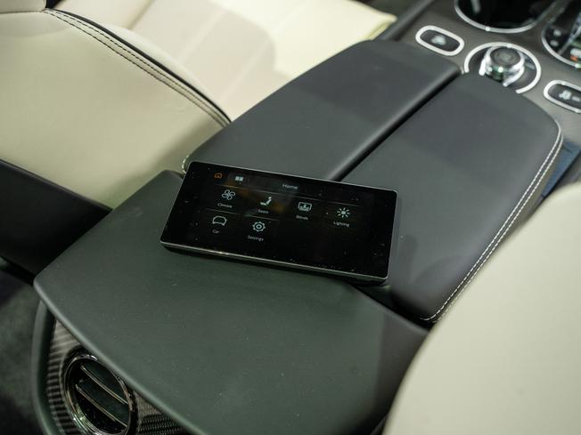 BENTLEY Bentayga Photo 29
