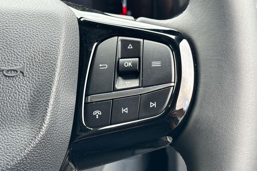 Ford TRANSIT CUSTOM Photo a7116c1c-22e3-4fd6-ac2e-d72678d31df9.jpg