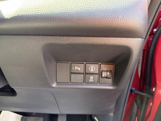 Honda Jazz Photo a71bac36-ec35-4c9d-82cc-152060ea1036.jpg