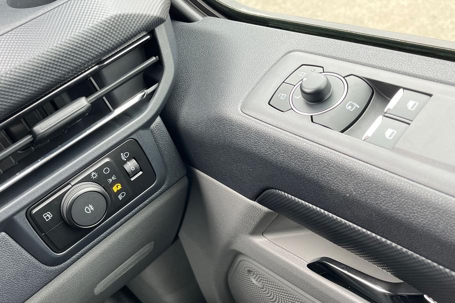 Used Ford TRANSIT CUSTOM CUSTOMPHEV05 8