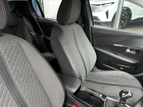 Peugeot 208 Photo a7502371-b4f8-4f97-9854-bfa77bc38a89.jpeg