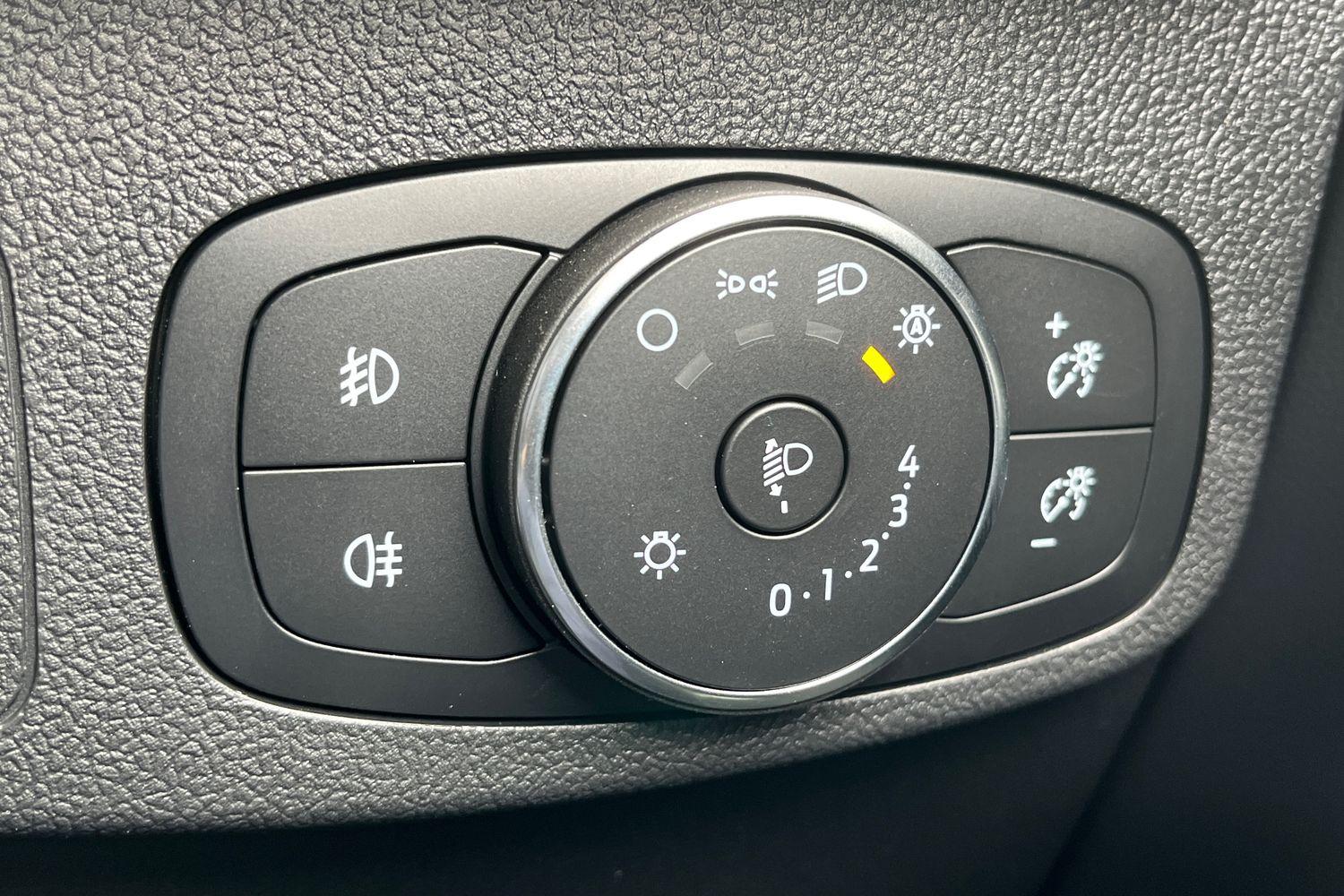 Ford FOCUS Photo 28