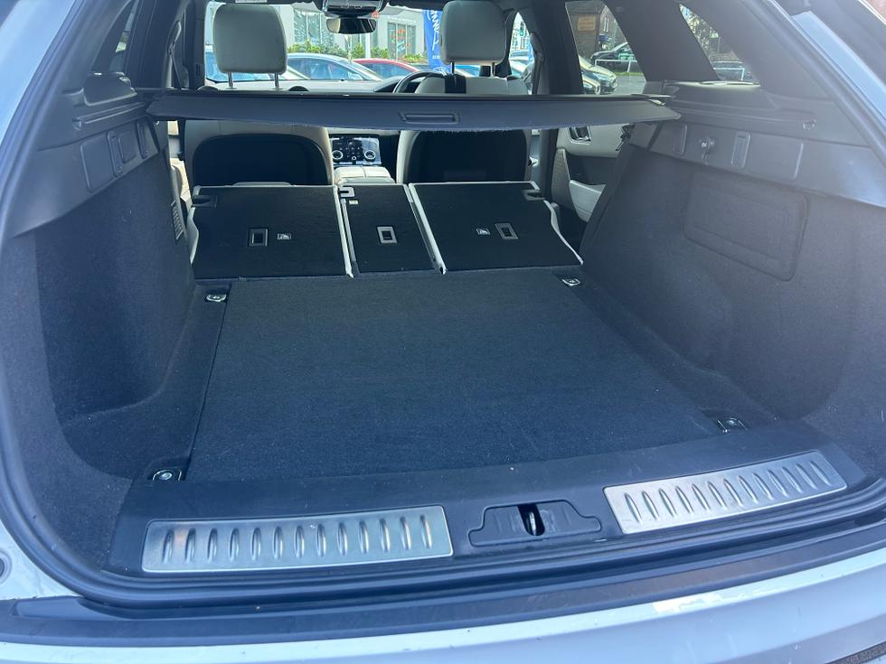 Land Rover Range Rover Velar Photo a773c8a2-0a45-4e05-9c14-7782e5ffe609.jpeg
