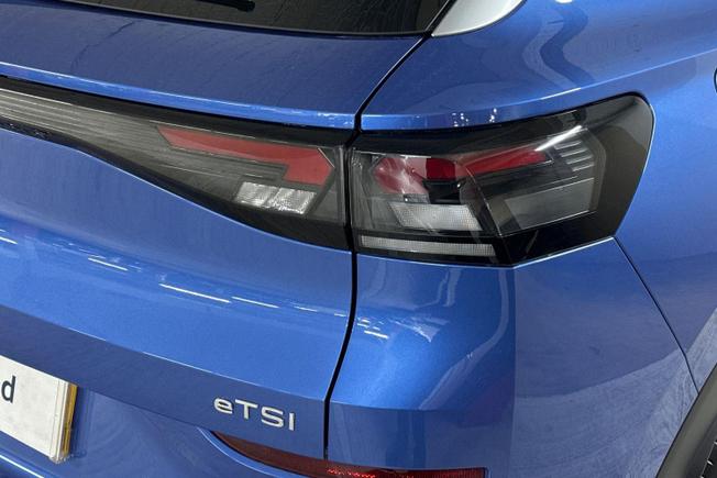 VOLKSWAGEN T-Roc Photo 18