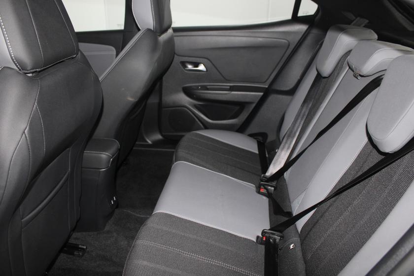 Vauxhall Mokka Electric Photo a7867077-3ba4-41df-a4cb-a6eecada50b2.jpg