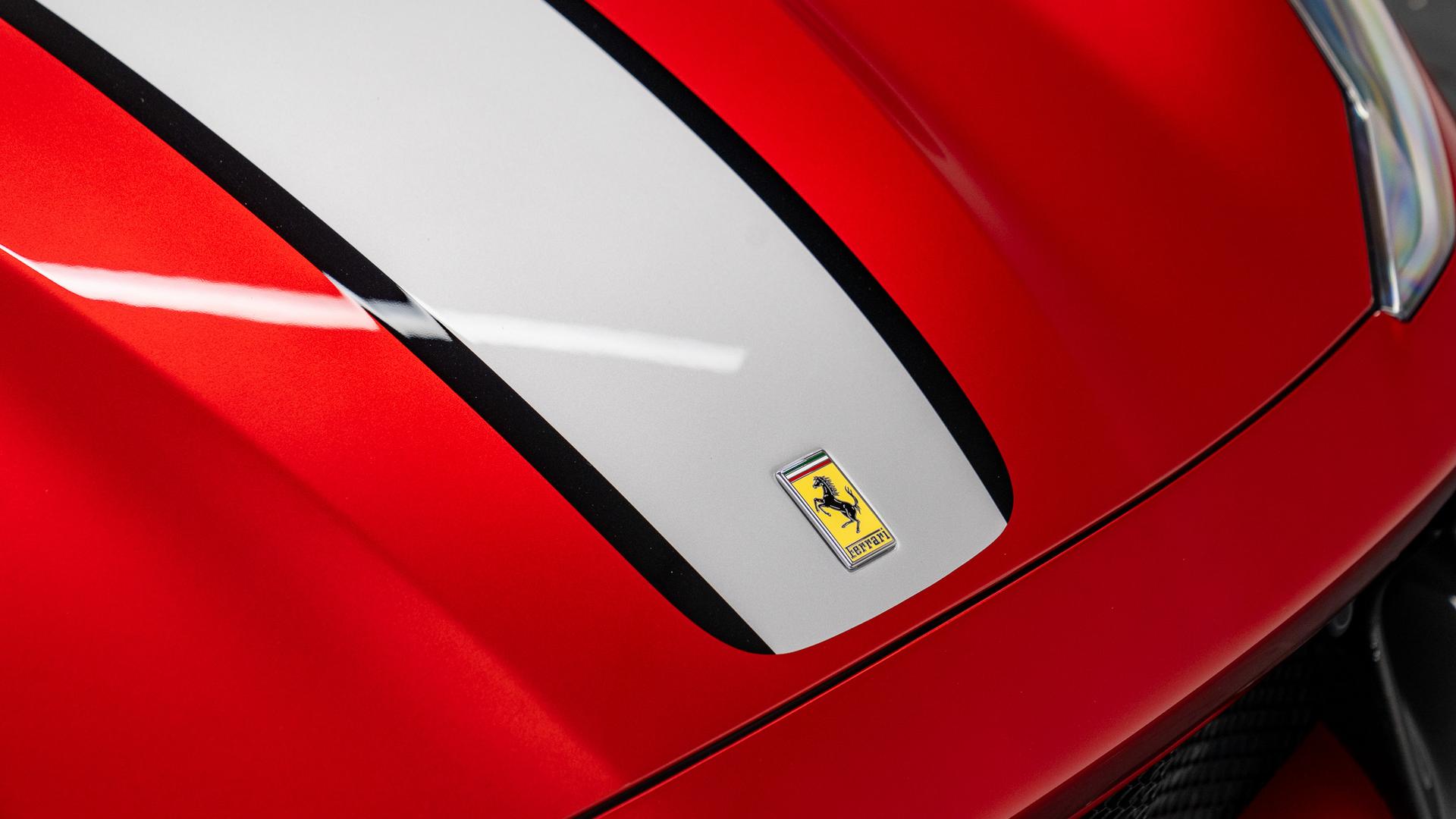 Ferrari 812 Photo a79e0b69-1e91-42a8-9421-0b2a552fd7ab.jpg