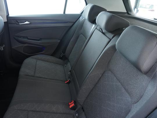 Volkswagen Golf Photo a79e71c4-64ca-4dee-b53a-4364f4f940e2.jpg