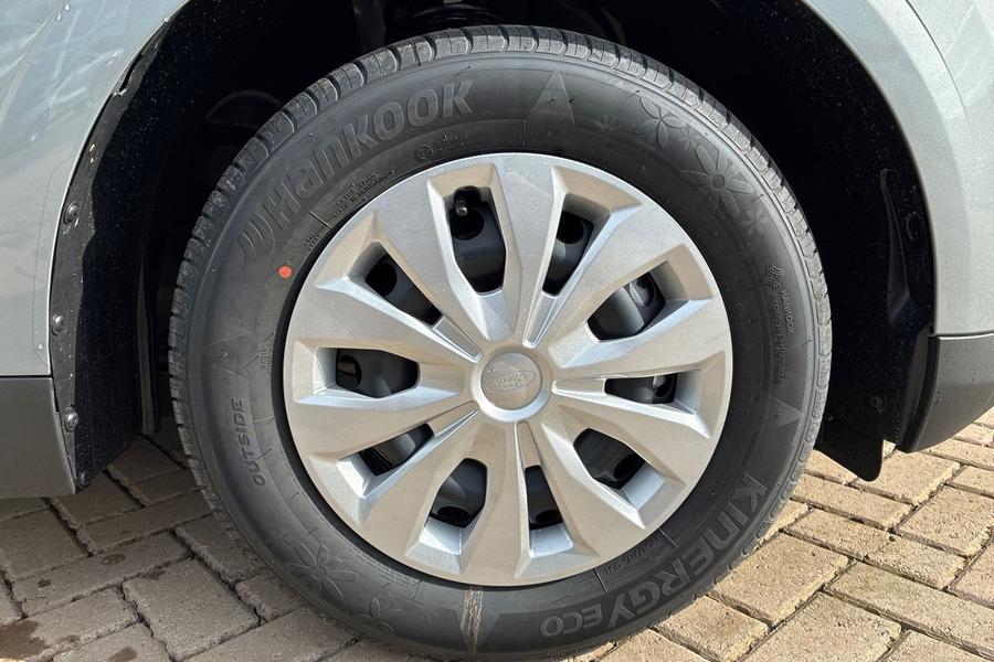 Ford COURIER Photo a7a009d0-36e4-44d3-bf72-9dec7ff42fd0.jpg
