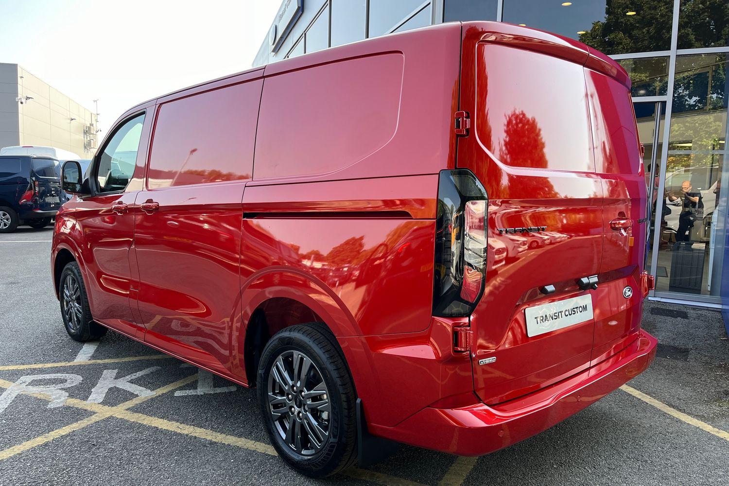 Ford TRANSIT CUSTOM Photo 26