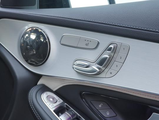 Mercedes-Benz GLC Photo a7a625ea-8c18-4a11-95b8-ece5af71bd0d.jpg