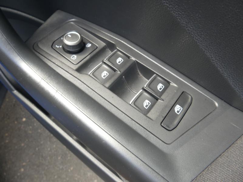 Volkswagen T-Roc Photo a7a85e39-6780-48b1-805a-af0e659f348c.jpg