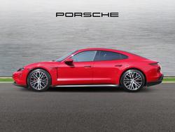 PORSCHE Taycan Photo 4