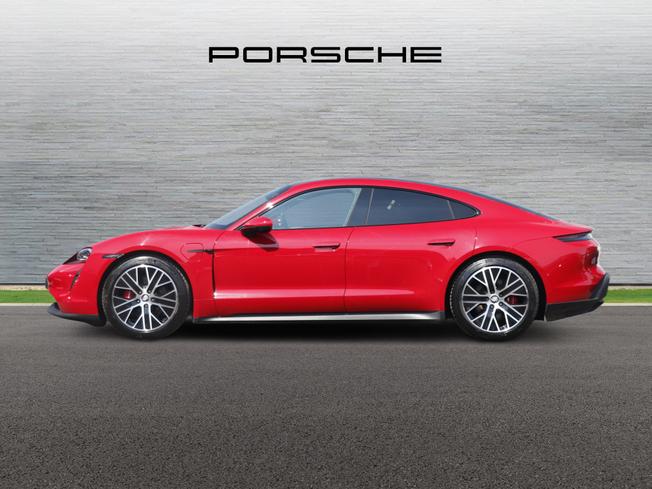 PORSCHE Taycan Photo 4