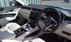Jaguar F-PACE Photo 2