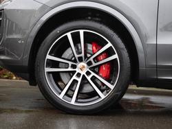 PORSCHE Cayenne Photo 4