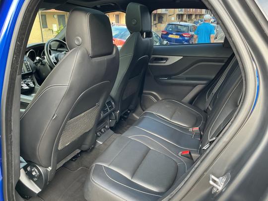 Jaguar F-PACE Photo 33