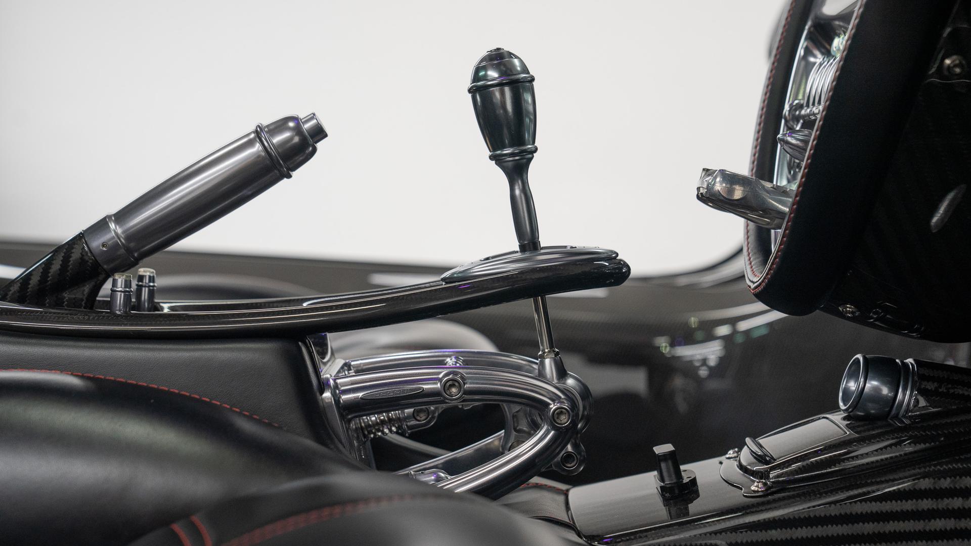 Pagani Huayra Photo a7d18a7d-0ee6-4f42-9e69-f1e0e333ee45.jpg