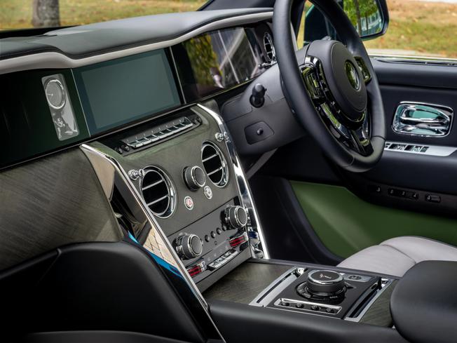 ROLLS-ROYCE Cullinan Series II Photo 10