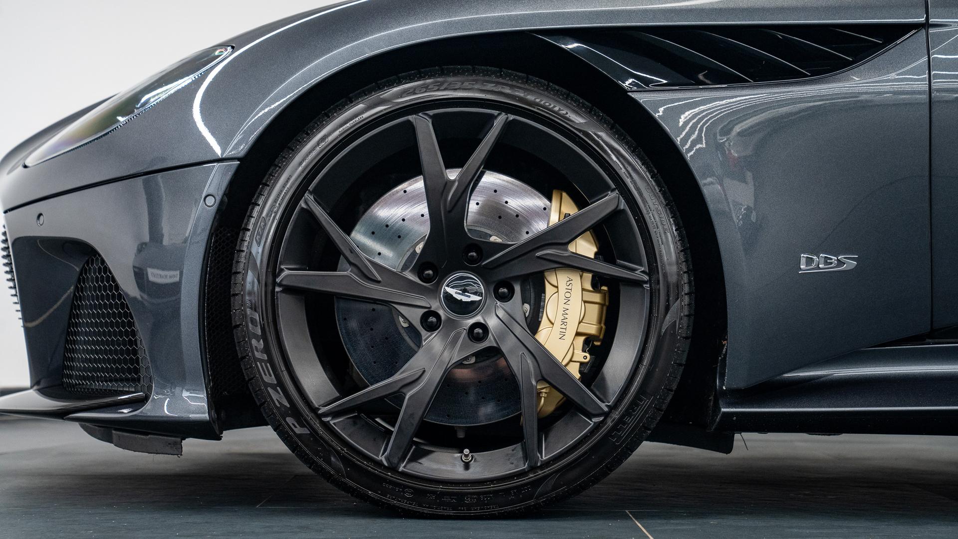 Aston Martin DBS Photo a7d6eb13-bd47-439c-85b9-0fa9349aa3a3.jpg