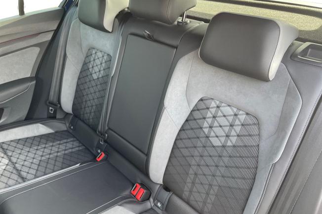 VOLKSWAGEN Golf Photo 12