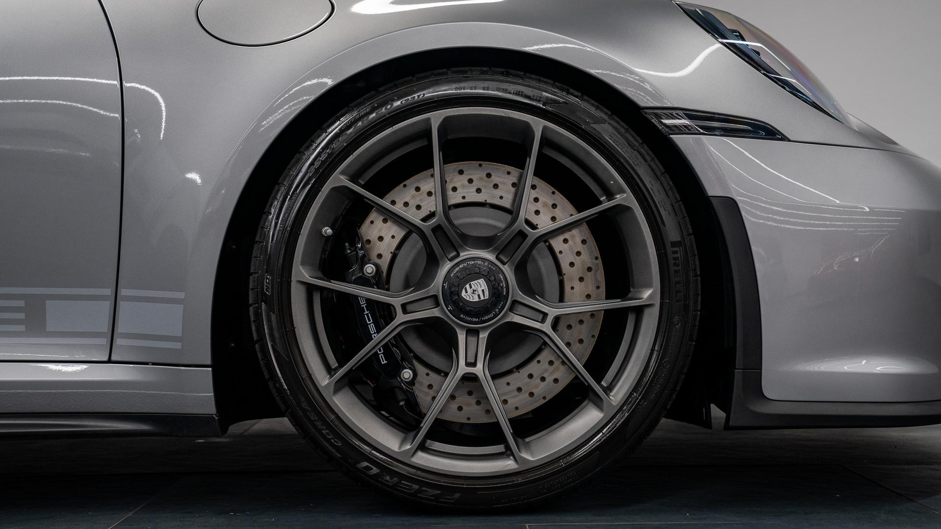 Porsche 911 Photo a7db1b2c-bdf1-4c87-b8fa-20ec8ca35bcb.jpg