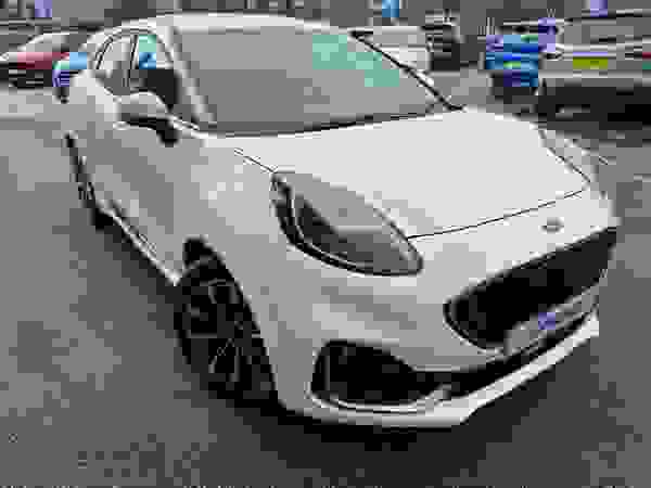 Used 2022 Ford PUMA ST-LINE VIGNALE 1.0T 125ps MHEV FROZEN WHITE at Dinnages