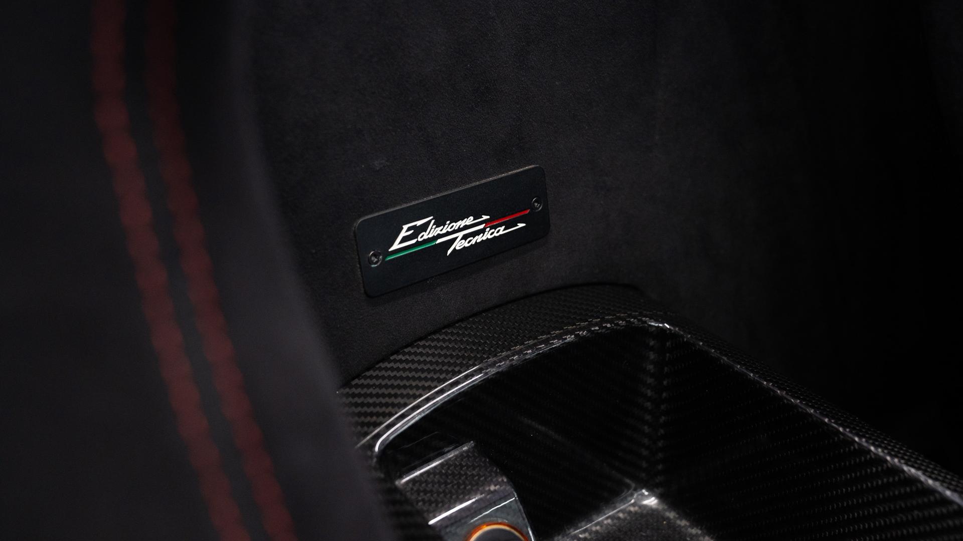 LAMBORGHINI Gallardo Photo a7e0abb5-e037-4643-bf80-6347f60455b9.jpg