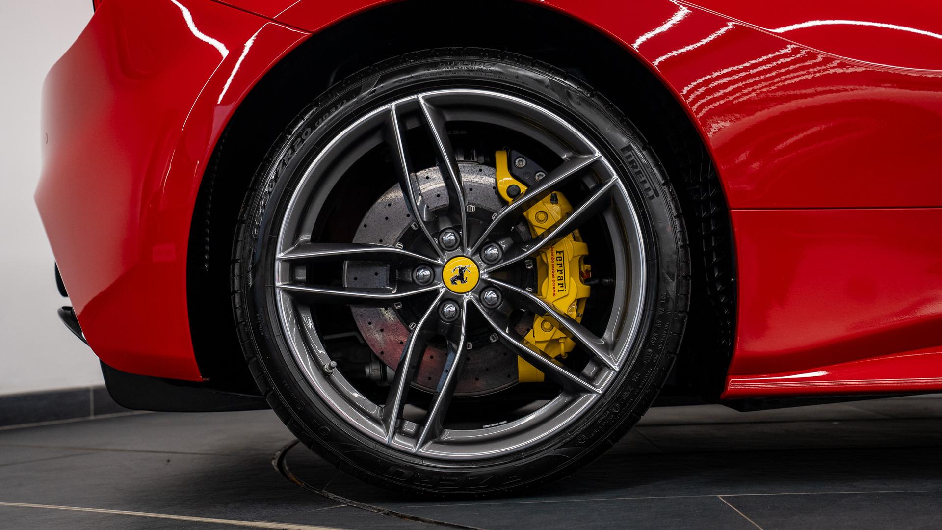 Ferrari 488 Photo a7e7b563-2638-41d9-b063-95a61c0d7f26.jpg
