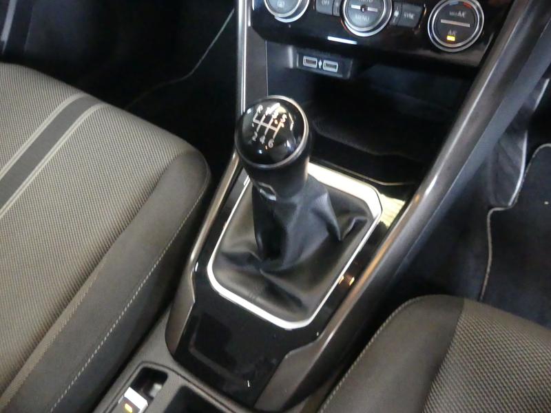 Volkswagen T-Roc Photo a7f07d38-e846-4fde-a080-8c29fd71fe49.jpg