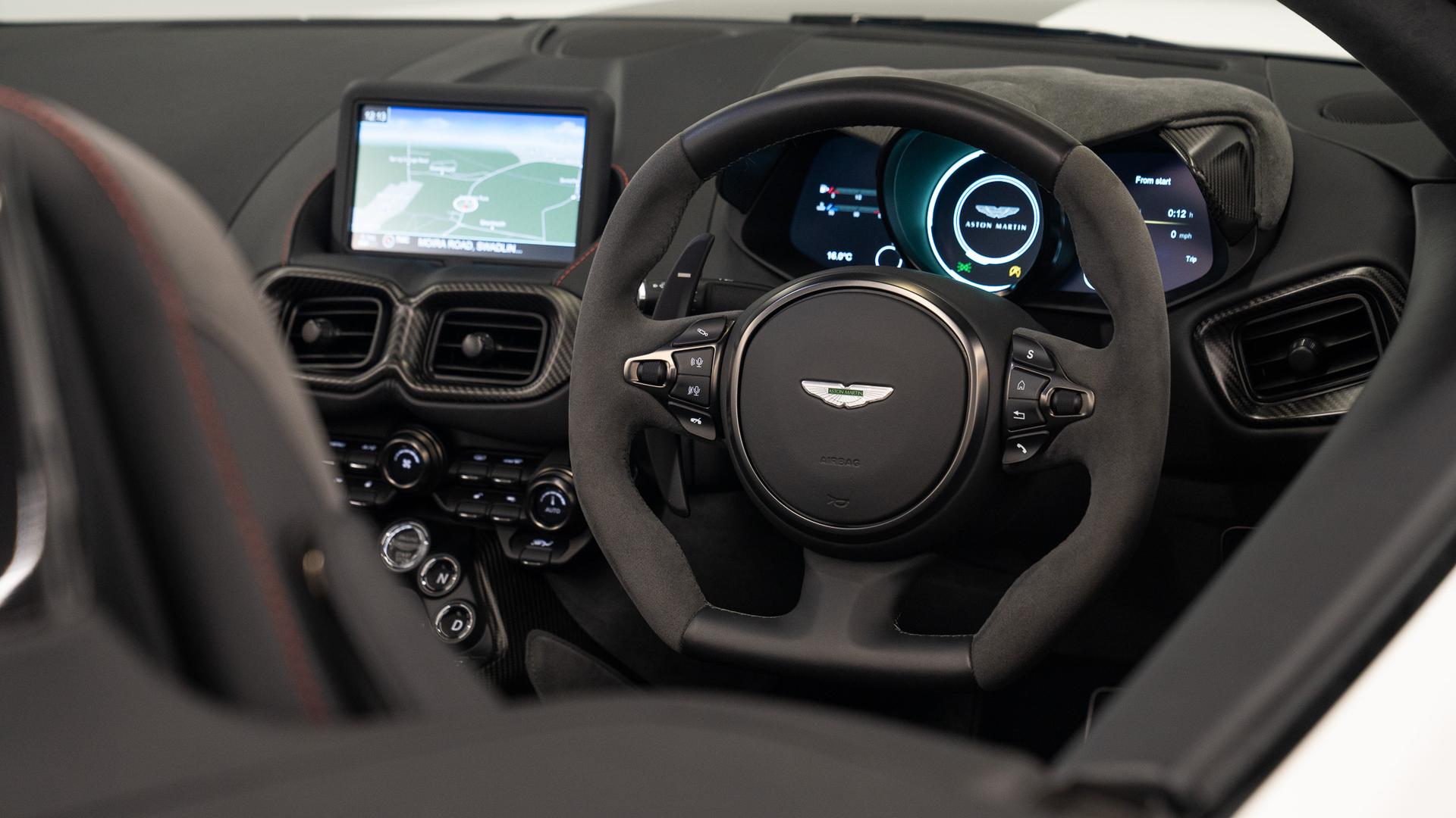 Aston Martin Vantage Photo a8082351-7e91-432c-9e0a-5a706f6cab65.jpg