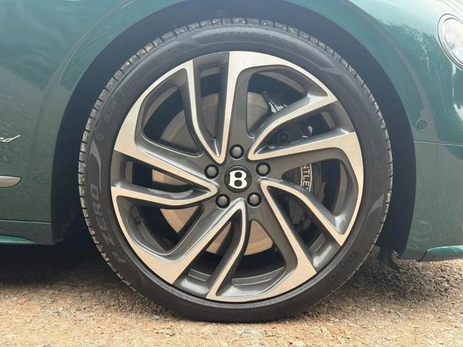 BENTLEY Flying Spur Photo 33
