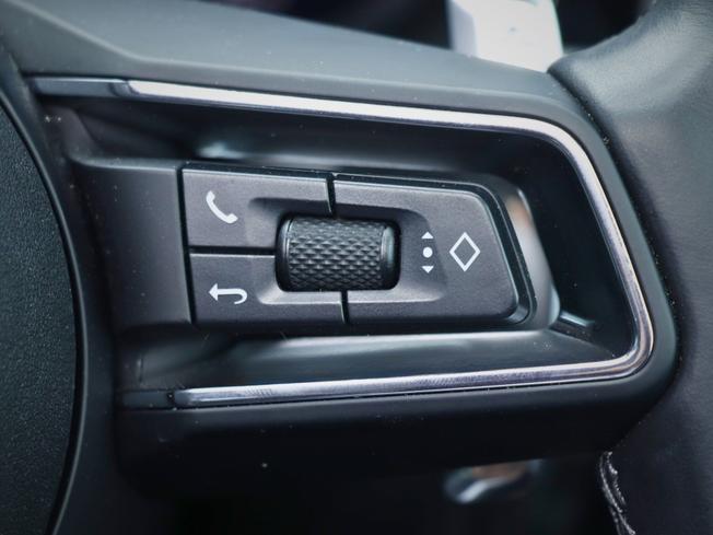 PORSCHE Macan Photo 37